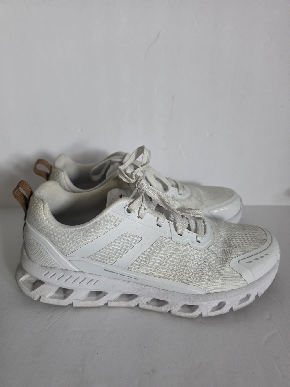 Avia White Athletic Cushion Running Shoes - Women's Size 6.5 - Picture 4 of 8